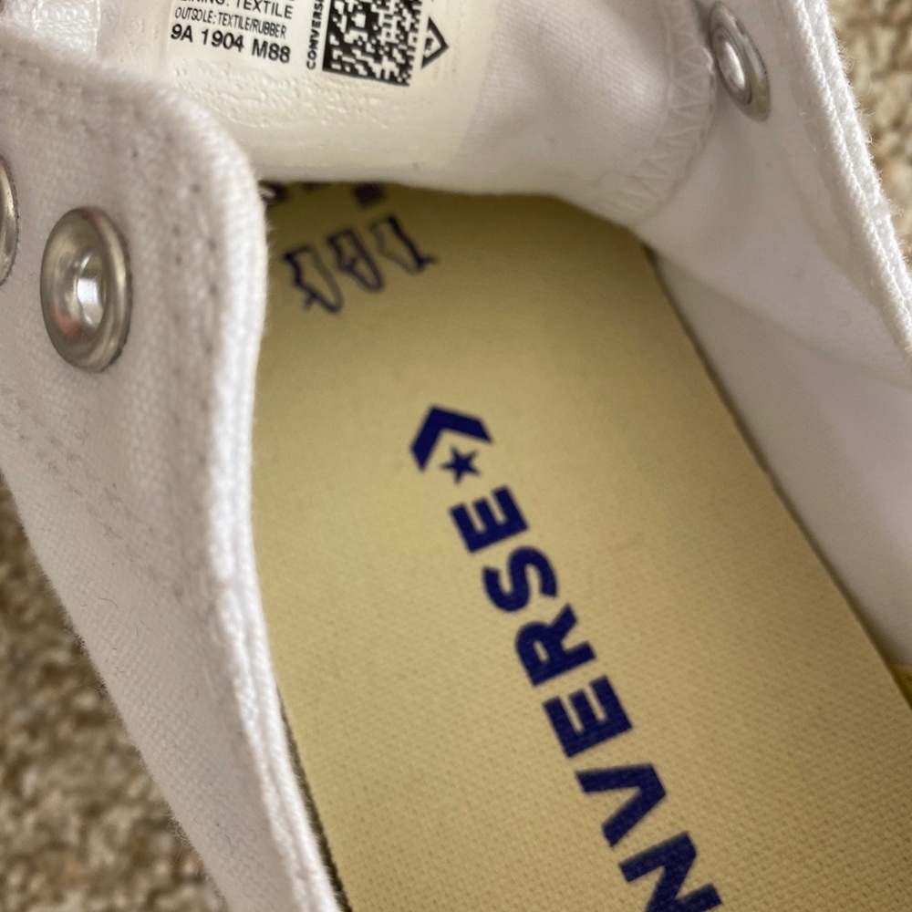Converse - Picture 3 of 4